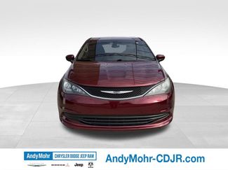 Used 2017 Chrysler Pacifica Touring FWD video 2