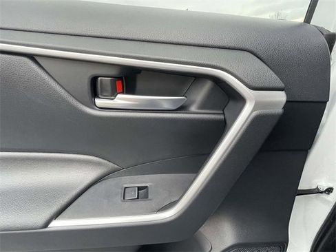 Used 2024 Toyota RAV4 SE image 13