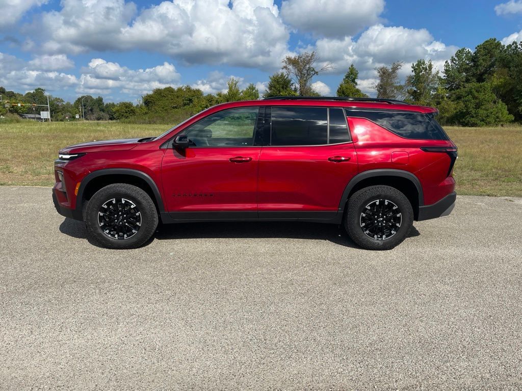 Used 2024 Chevrolet Traverse Z71 w/ LPO, Floor Liner Package AWD/4WD image 2