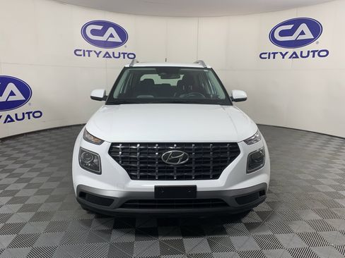 Used 2025 Hyundai Venue SEL FWD image 9