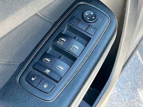 Used 2023 Dodge Charger SXT RWD image 17
