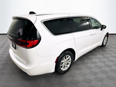New 2026 Chrysler Pacifica Select