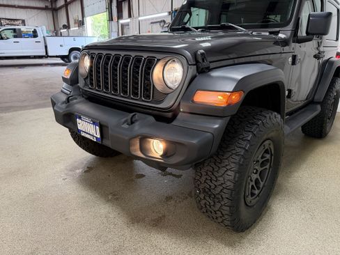 Used 2019 Jeep Wrangler Sport AWD/4WD image 31
