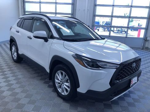 Certified 2023 Toyota Corolla Cross LE AWD/4WD image 36