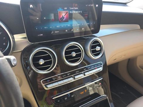 Used 2021 Mercedes-Benz GLC 300 image 5