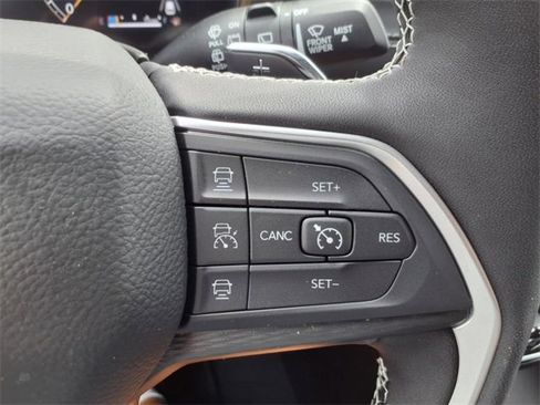 New 2025 Jeep Grand Cherokee L Altitude image 24