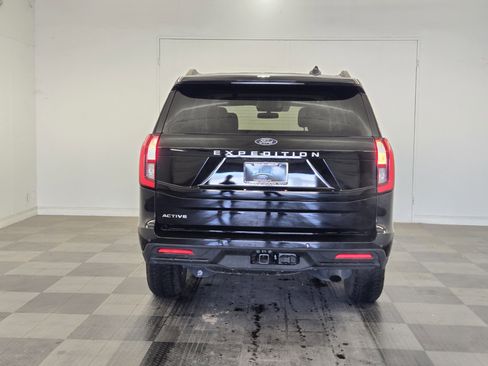 Certified 2025 Ford Expedition Active image 6