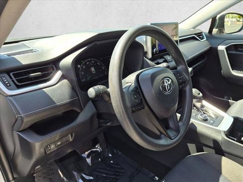 Used 2024 Toyota RAV4 LE AWD/4WD image 10
