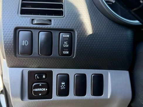 Used 2015 Toyota Tacoma PreRunner image 20