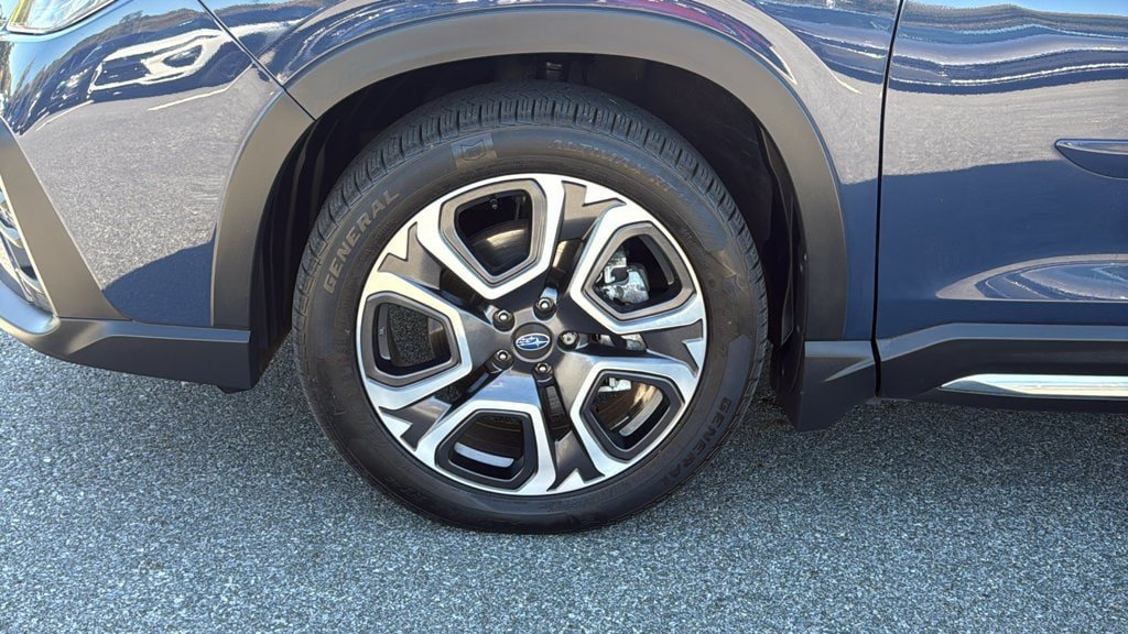 Used 2023 Subaru Ascent Limited w/ Technology Package AWD/4WD image 8