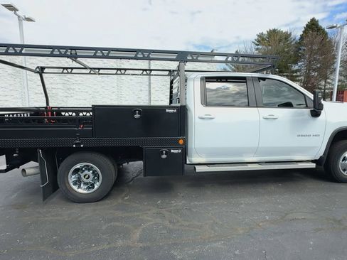 Used 2022 Chevrolet Silverado 3500 LT w/ Remote Start Package image 9