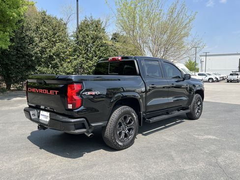 Used 2025 Chevrolet Colorado W/T w/ Advanced Trailering Package image 9