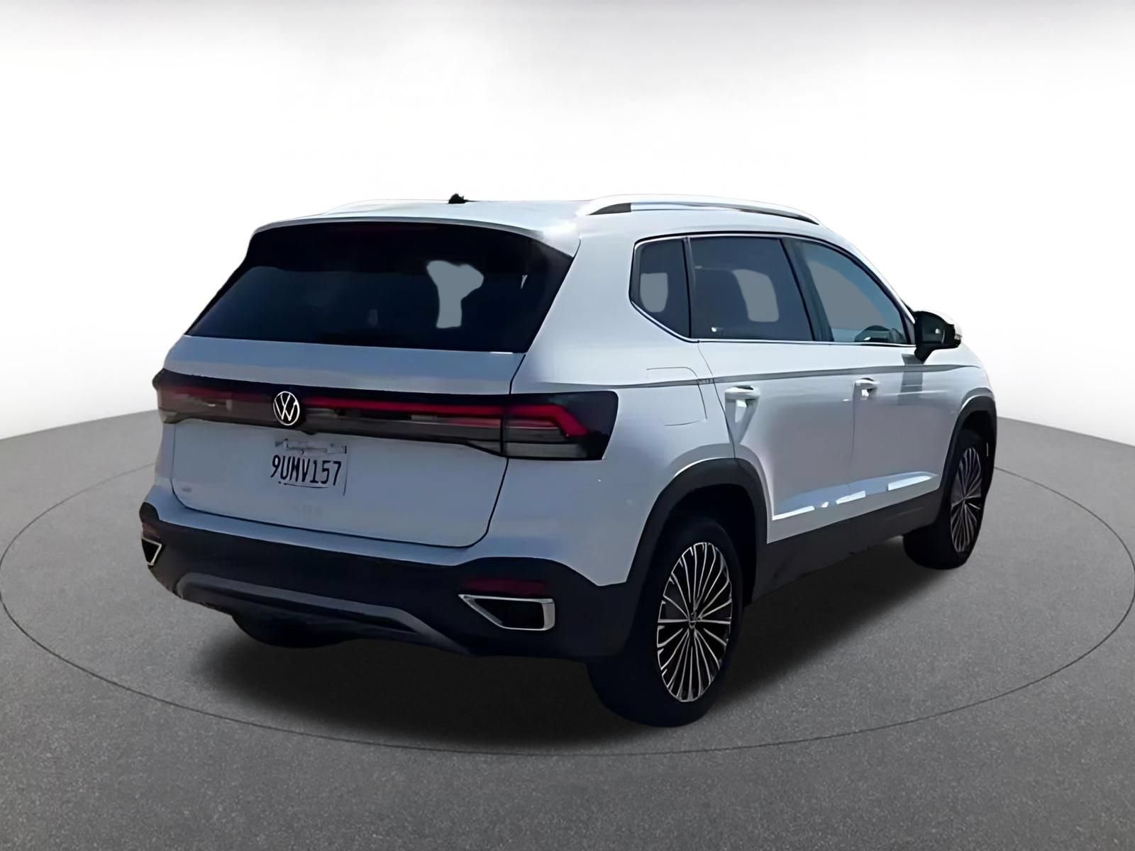 Used 2026 Volkswagen Taos SE FWD image 13
