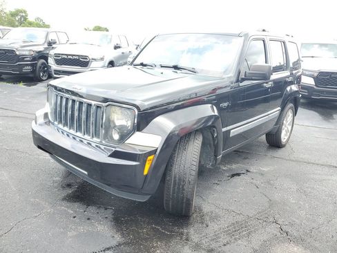 Used 2012 Jeep Liberty Limited Jet w/ Comfort/Convenience Group AWD/4WD image 2