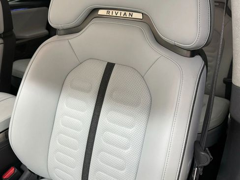 Used 2023 Rivian R1T Launch Edition image 20