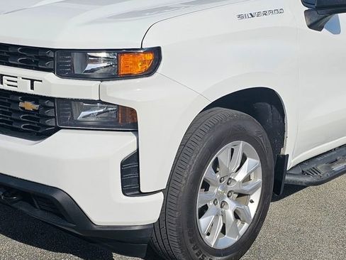 Used 2020 Chevrolet Silverado 1500 Custom w/ Custom Value Package image 15