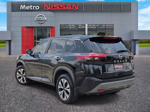 Used 2023 Nissan Rogue SV FWD image 4
