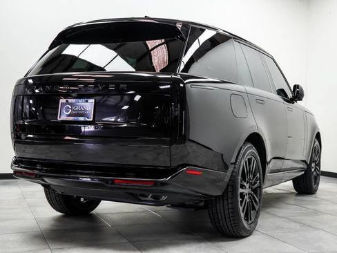 Used 2024 Land Rover Range Rover SE AWD/4WD image 12