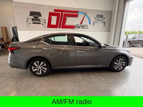 Used 2024 Nissan Altima 2.5 S FWD image 2