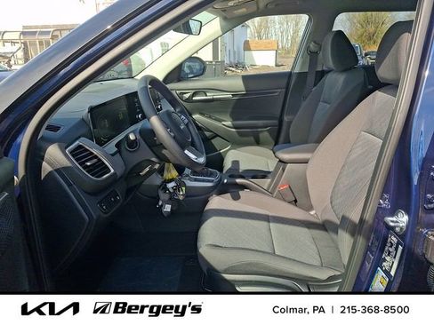 New 2026 Kia Seltos LX FWD image 11