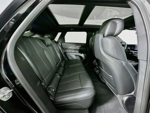 Used 2024 Cadillac Lyriq Luxury AWD/4WD image 29