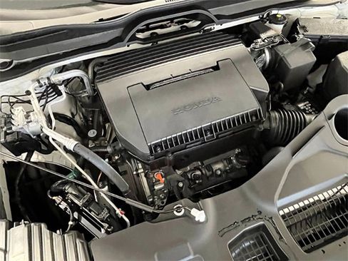 Used 2025 Honda Pilot EX-L image 12