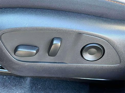 Used 2025 Chevrolet Traverse LT image 20