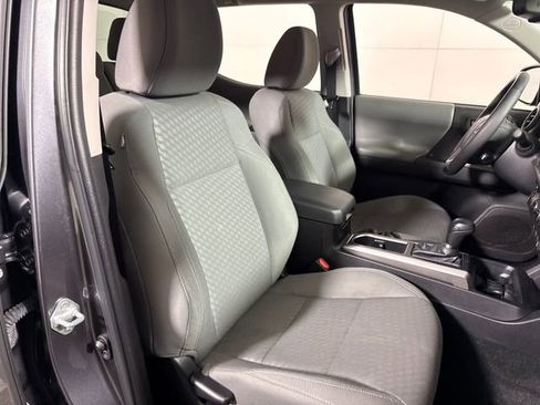 Certified 2023 Toyota Tacoma SR5 AWD/4WD image 15