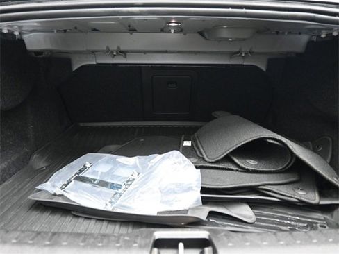 Used 2023 Volvo S60 B5 Ultimate w/ Climate Package image 31