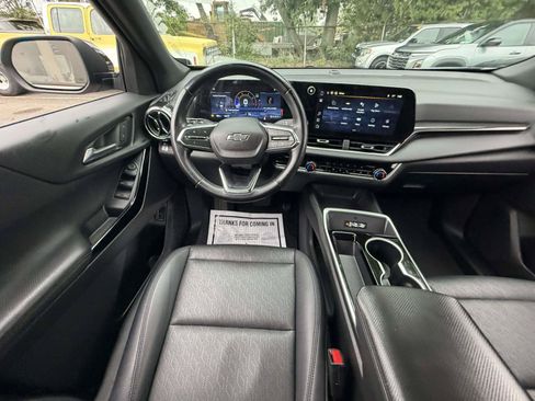 Used 2025 Chevrolet Equinox LT w/ Convenience Package II AWD/4WD image 13