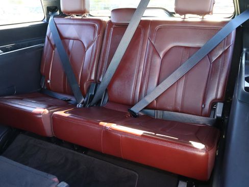 Used 2024 Ford Expedition Limited image 24