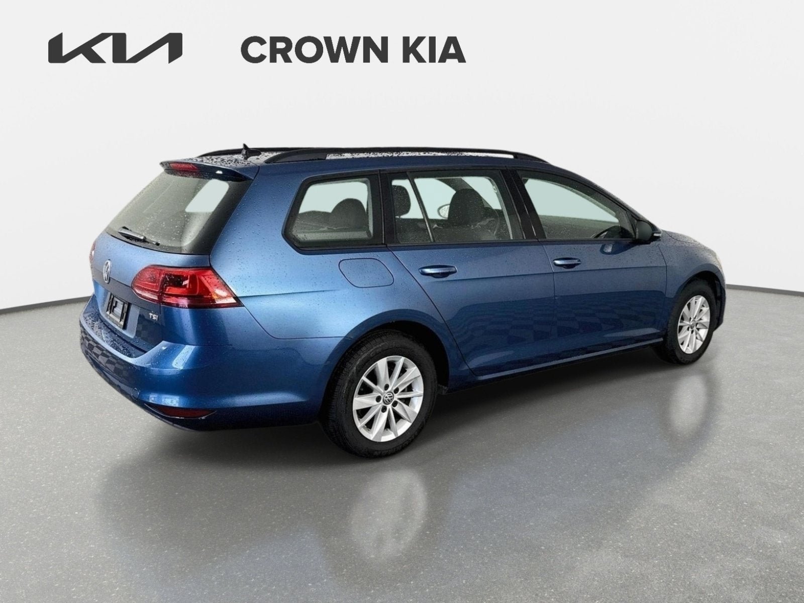 Used 2017 Volkswagen Golf S FWD image 5
