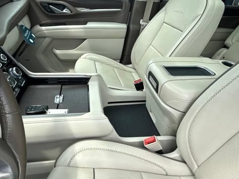 Used 2022 GMC Yukon Denali AWD/4WD image 16
