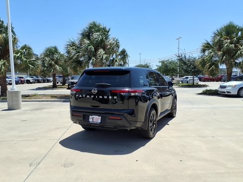 Used 2024 Nissan Pathfinder S FWD image 5
