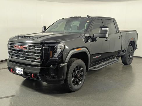 Used 2024 GMC Sierra 2500 AT4 w/ Technology Package AWD/4WD image 4