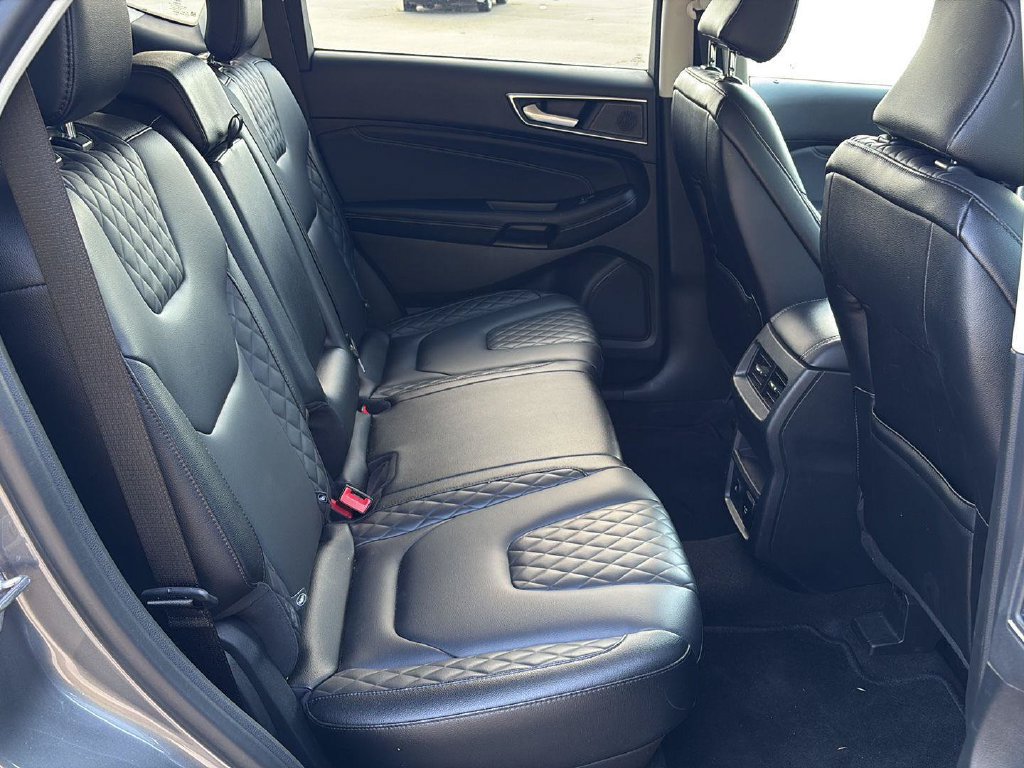 Used 2024 Ford Edge Titanium AWD/4WD image 6