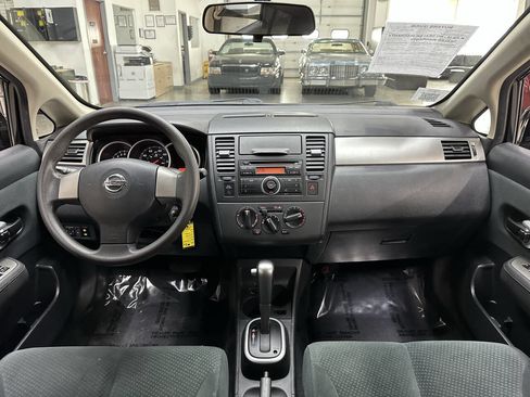 Used 2011 Nissan Versa 1.8 S image 18