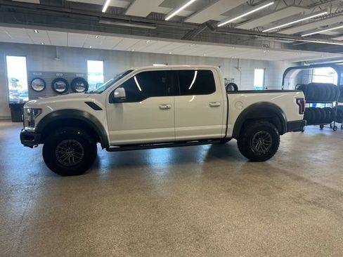 Used 2019 Ford F150 Raptor w/ Equipment Group 802A Luxury AWD/4WD image 9