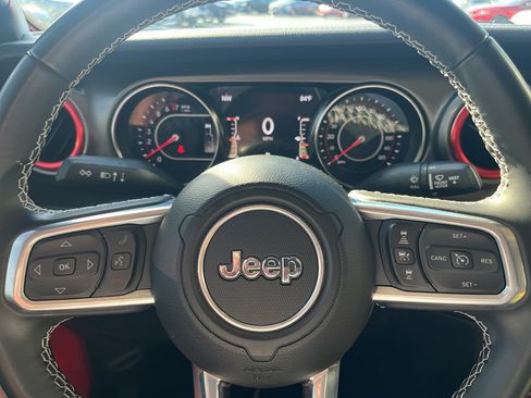 Used 2021 Jeep Gladiator Rubicon AWD/4WD image 14