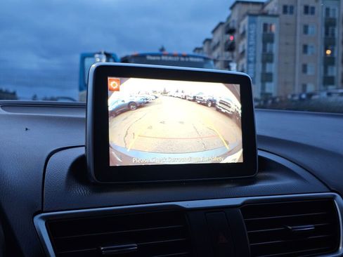 Used 2016 MAZDA MAZDA3 i Touring w/ Popular Equipment Package image 21