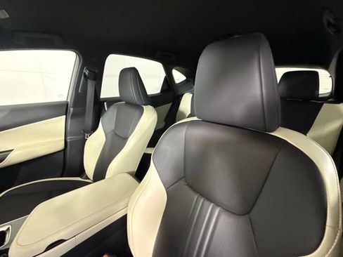 Used 2024 Lexus NX 250 FWD w/ Towing Package (2000 Lbs) image 18