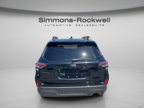 Used 2025 Subaru Forester Premium AWD/4WD image 4