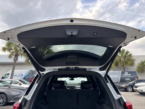 Used 2020 Cadillac XT6 Premium Luxury image 12