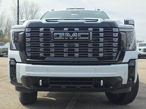 New 2026 GMC Sierra 2500 Denali Ultimate AWD/4WD image 13