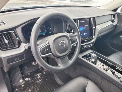 Used 2023 Volvo XC60 B5 Core w/ Climate Package image 16