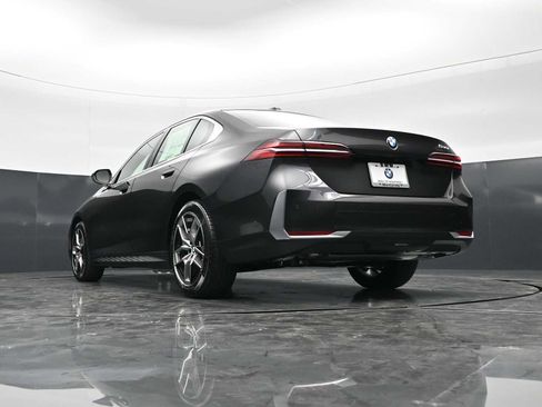 New 2026 BMW 530i RWD image 30