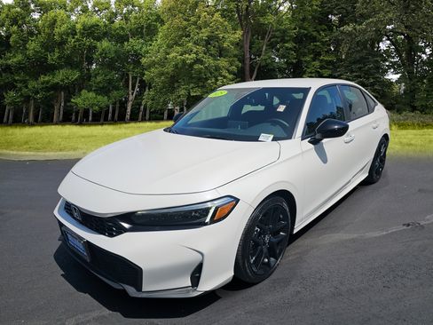 Used 2025 Honda Civic Sport image 3