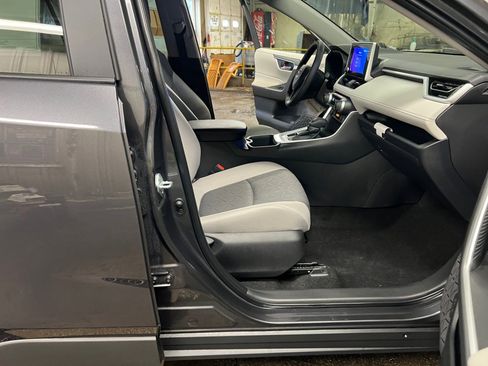 New 2025 Toyota RAV4 XLE image 28