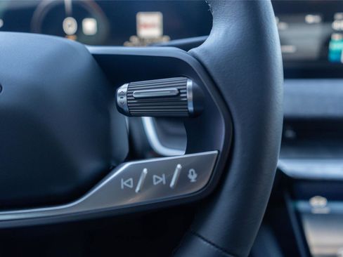 Used 2025 Lucid Air Touring image 12