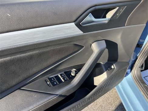 Used 2025 Volkswagen Jetta Sport image 17